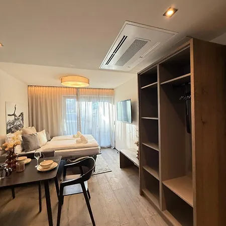 Livalpin Alittlecosy * جارمش بارتنكيرشن